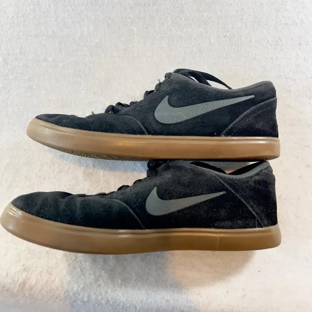 Sneakers Nike Men's 6 SB Check Solar Low Top 705265-003 Black w/ Gum Sole